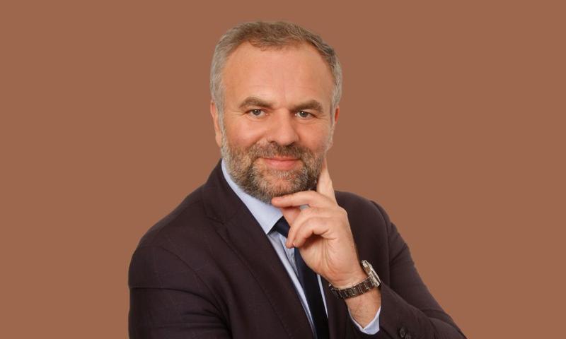 Niespodziewane fakty o życiu osobistym i karierze Artura Koziei: Jak wiek wpływa na jego osiągnięcia?