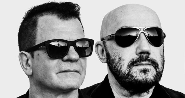 Kto śpiewa „Przeżyj to sam”? Jak ten utwór wpłynął na Polskę w PRL?