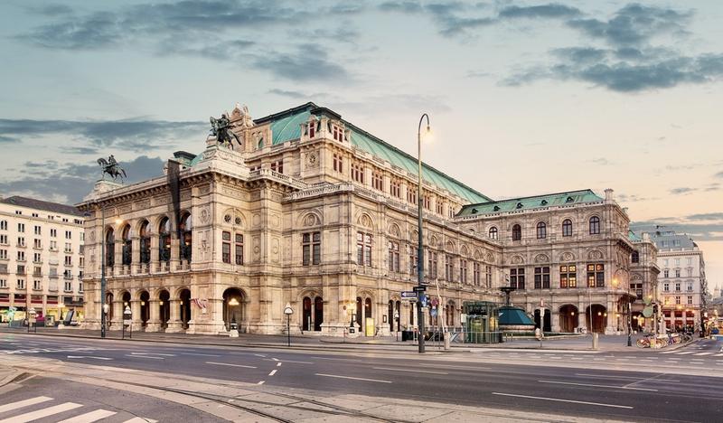 Eleganckie stroje na galowe wydarzenia