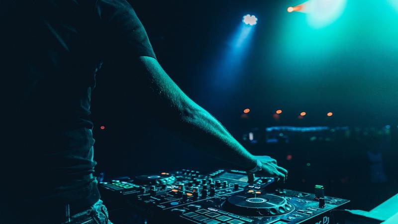 Sprzęt dla DJ-a