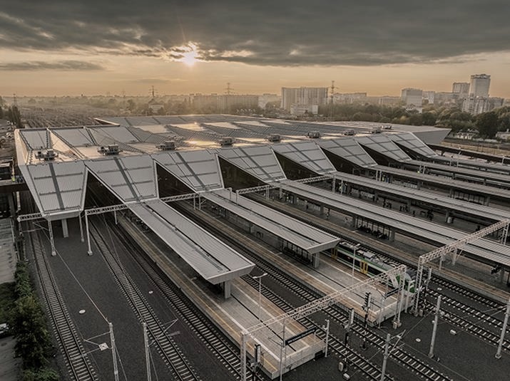 Stacja Warszawa – pełny tekst i akordy dla początkujących